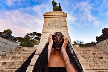 Qondiswa James, from The Fire This Time, Sarah Baartman Precinct, 7 Februar 2022. Foto: Lerato Maduna Qondiswa James, from The Fire This Time, Sarah Baartman Precinct, 7 Februar 2022. Foto: Lerato Maduna