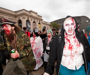 /slash Filmfestival Zombie Walk in Kooperation mit monochrom