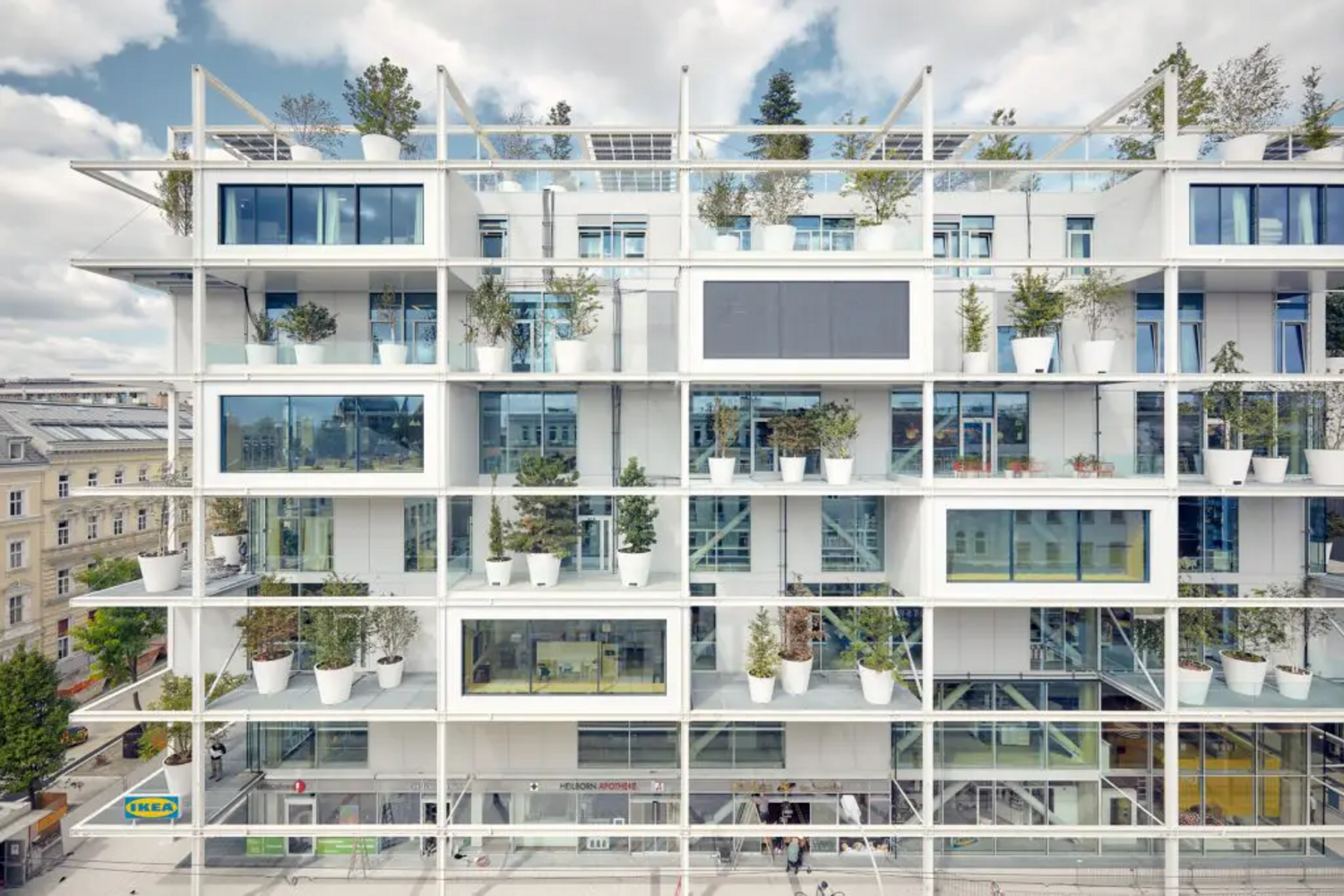 Die österreichischen Architekturprojekte "Townhouse Neubaugasse" und "IKEA wien westbahnhof" wurden in die Shortlist des EU Mies Award 2024 gewählt. © Foto: Simone Bossi Die österreichischen Architekturprojekte "Townhouse Neubaugasse" und "IKEA wien westbahnhof" wurden in die Shortlist des EU Mies Award 2024 gewählt. © Foto: Simone Bossi