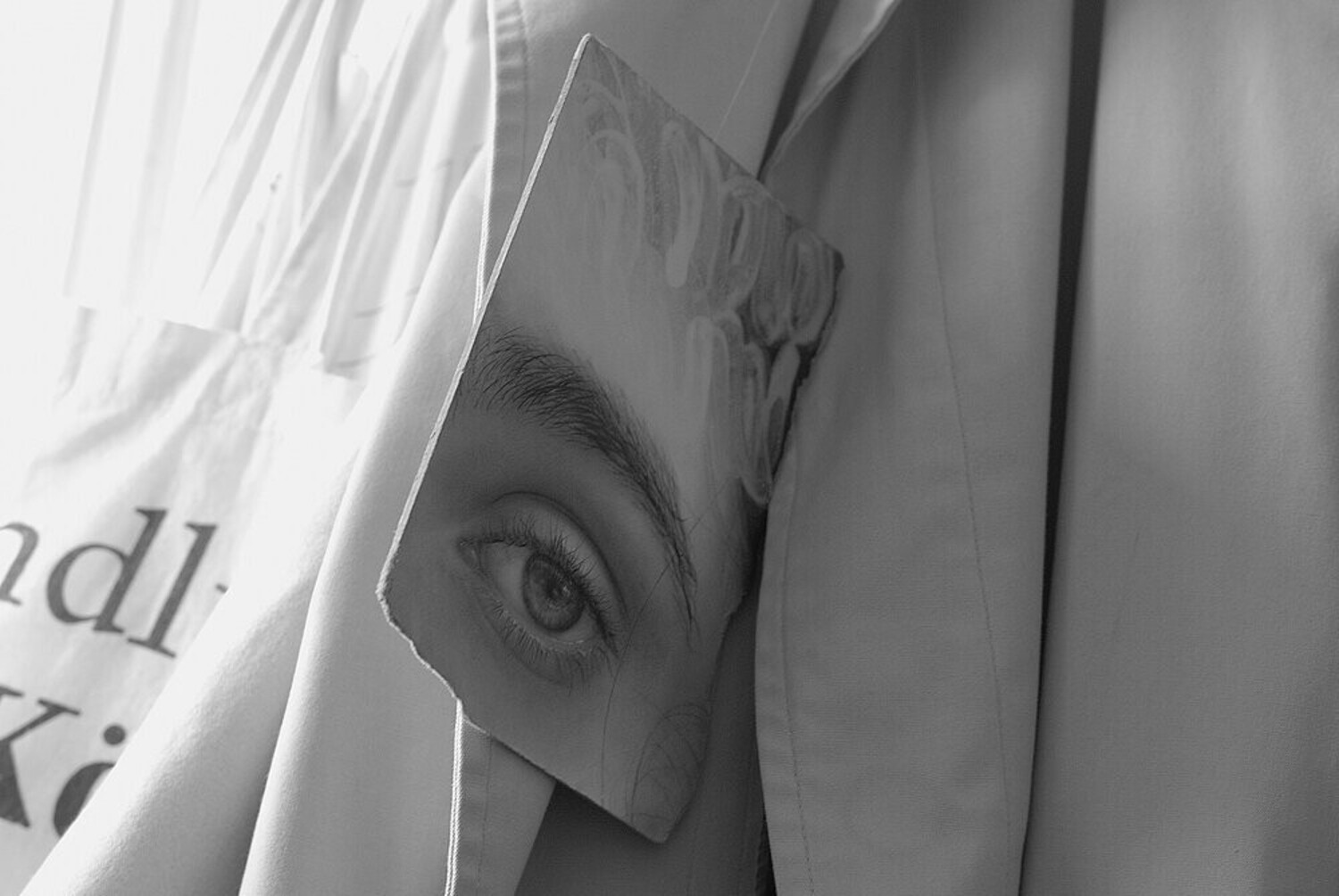 Kazuna Taguchi, The eyes of Eurydice #23, 2019, Gelatin Silver Print, 16,6 x 12,1 cm, Courtesy of the artist Kazuna Taguchi, The eyes of Eurydice #23, 2019, Gelatin Silver Print, 16,6 x 12,1 cm, Courtesy of the artist