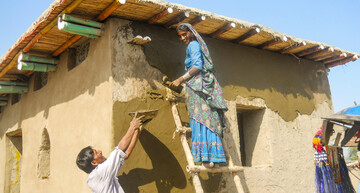 Yasmeen Laris Zero-Carbon-Architektur: flutresistente Häuser in Selbstbauweise in Sindh, Pakistan, seit 2010, © Foto: Archiv Yasmeen Lari Yasmeen Laris Zero-Carbon-Architektur: flutresistente Häuser in Selbstbauweise in Sindh, Pakistan, seit 2010, © Foto: Archiv Yasmeen Lari