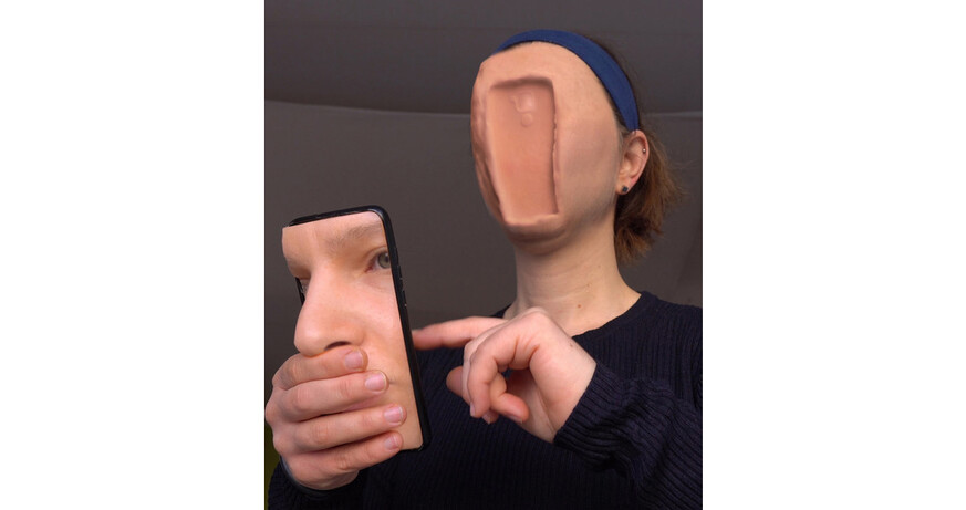 Anna Vasof: At least I have my phone