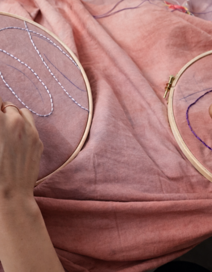 Künstler:innenworkshop: Hommage an unsere Müttermütter – eine kollektive Näh-Erfahrung