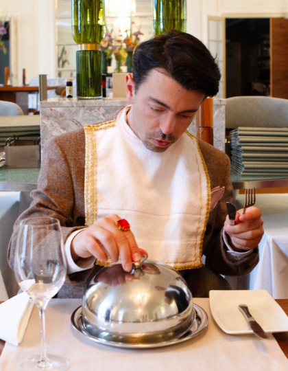 DAS HAAR IN DER SUPPE