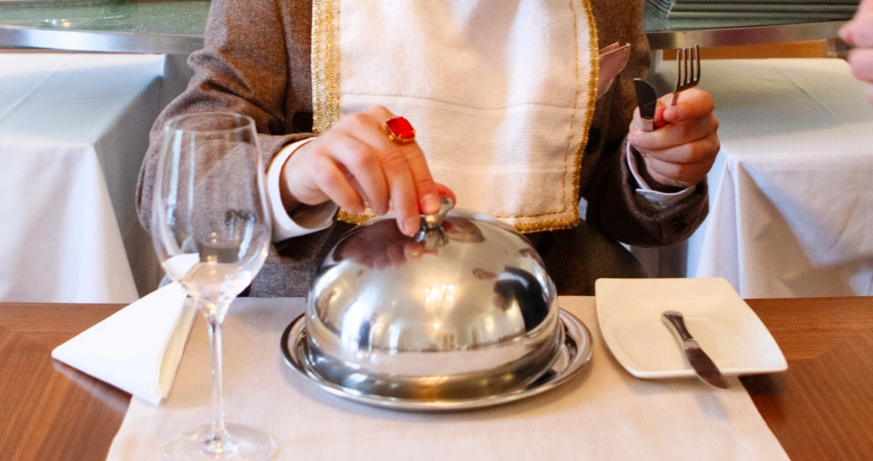 DAS HAAR IN DER SUPPE