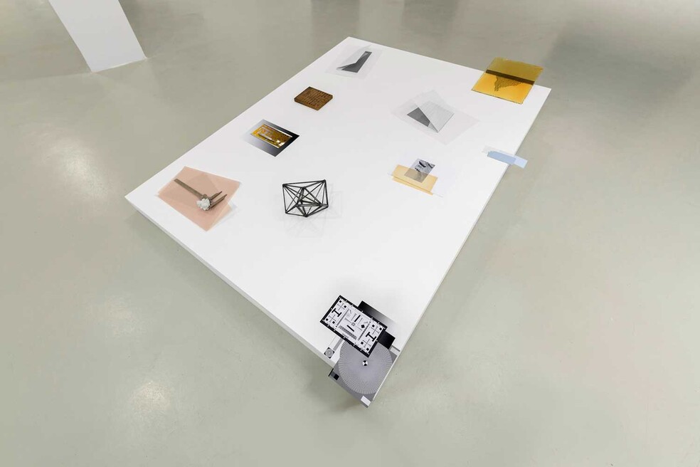 4 minutes later from a side-view, 2016, installation view - detail (Trafó Gallery, Budapest) mixed media