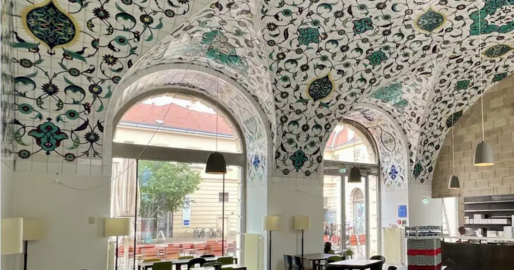 Café-Restaurant Kaan im Az W