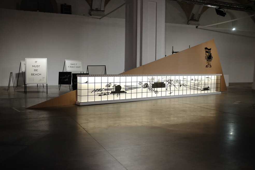 01_Weak Horizon (Part of the exhibition Every Day Kiev Arsenal) 2021. Plywood, glass, oracal. 300×1000 cm