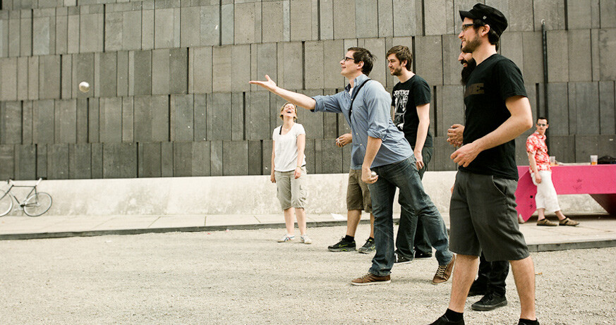 Boules court