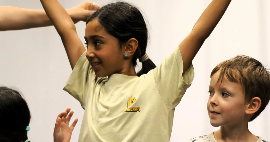 FLIEGEN OHNE FLÜGEL ODER ALLES IST MÖGLICH, WENN MAN SPIEL