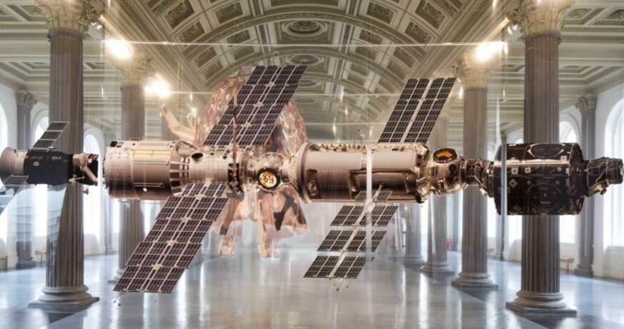 Ausstellungsansicht: Aleksandra Domanović, Things to Come, 2014, Gallery of Modern Art, Glasgow International, Glasgow, 4. April – 1. Juni 2014, Courtesy die Künstlerin und Glasgow International, Foto: Alan McAteer Ausstellung: Aleksandra Domanović