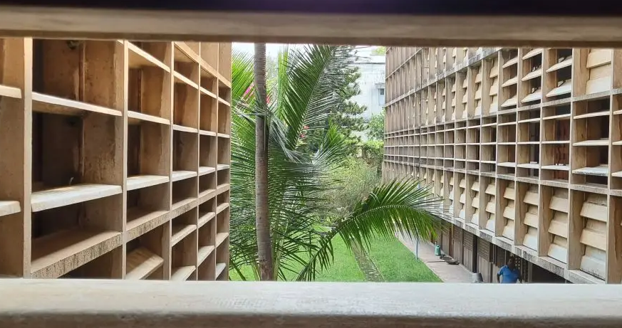 Antonin Raymond, František Sammer und George Nakashima: Golconde, Puducherry, 1935–1945 © Foto: Elke Krasny Lecture & Discussion: "You Can’t Build Clouds"*