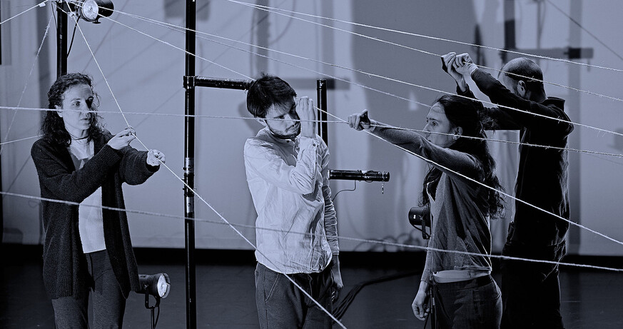 Klanginstallation: Between Strings