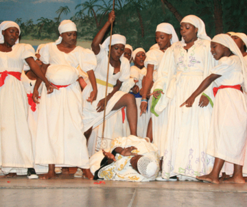 (c) Intombi Zomqangala Umfazi (Die Frau)