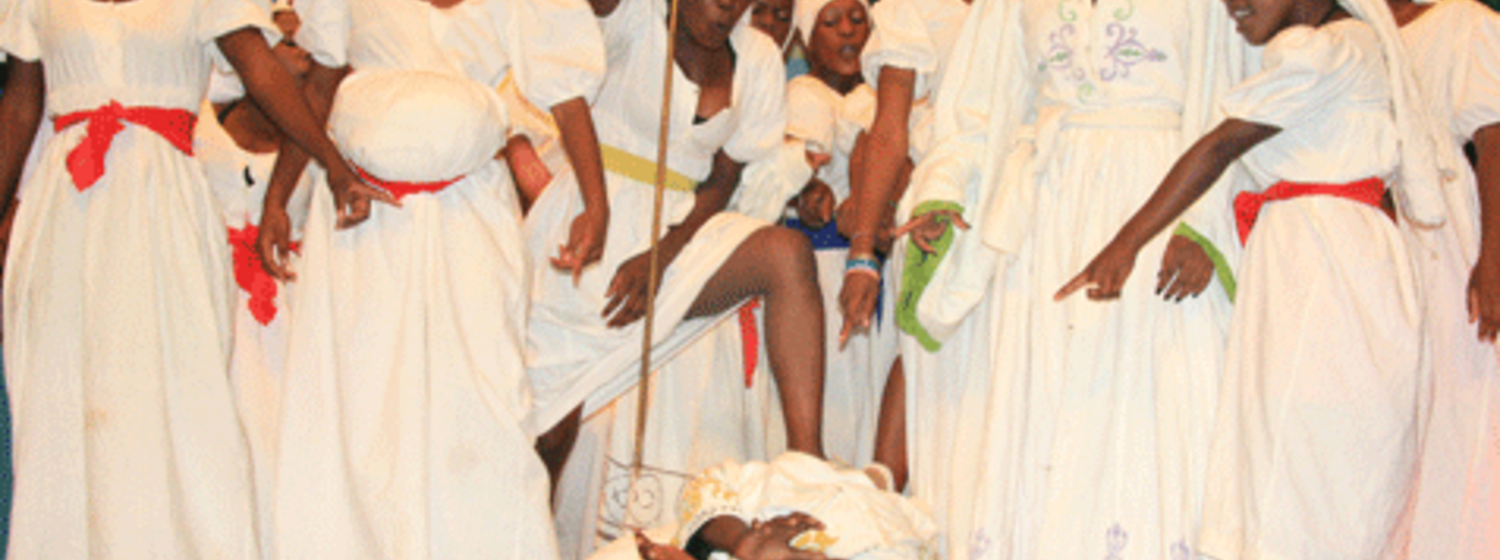 (c) Intombi Zomqangala Umfazi (Die Frau)