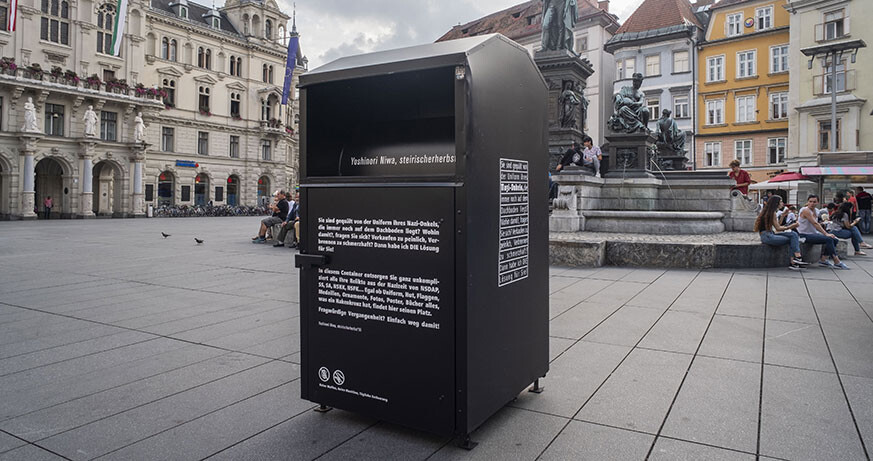 Yoshinori Niwa: Withdrawing Adolf Hitler from a Private Space