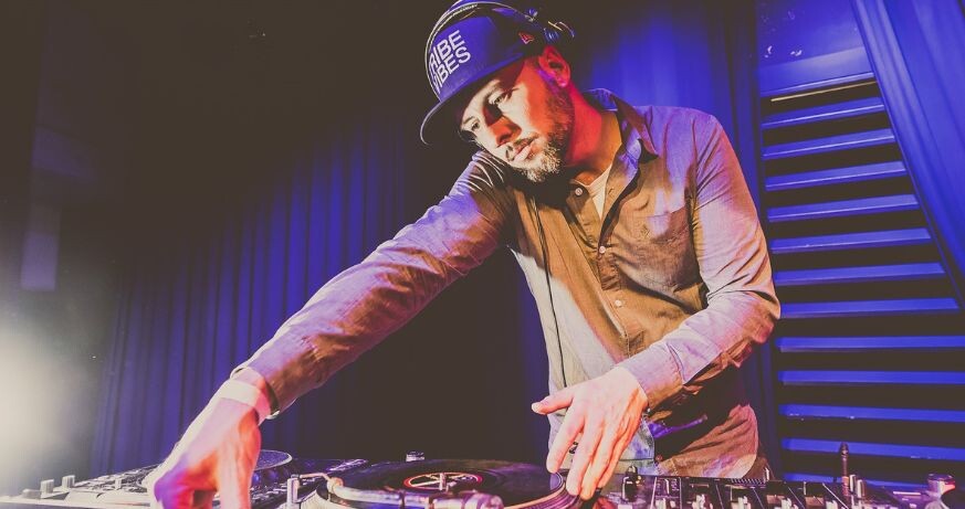Monday Listening Club hosted by Martin Markeli – Special Guest: DJ Phekt