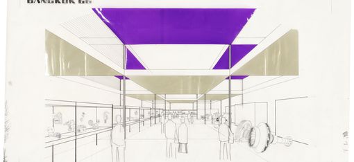 schwarz-weiß Zeichnung eines Ausstellungsraums mit mehreren Personen darin und mit grau und lila Deckenelementen. Links oben steht der Schriftzug "Bangkok 66".