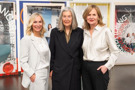 Heike Fischer, Geschäftsführerin KULTURFORMAT (li.), Elfie Semotan, Fotografin und Bettina Leidl, MQ Direktorin