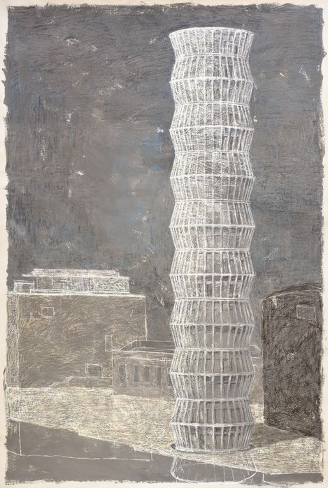 Architekturzeichnung eines schlanken, turmartigen Bauwerks mit geschwungener Silhouette. Die Kreidezeichnung zeigt den Entwurf vor einem angedeuteten städtischen Hintergrund in Grautönen und verweist auf frühe Visionen für die Entwicklung des MuseumsQuartier-Areals.