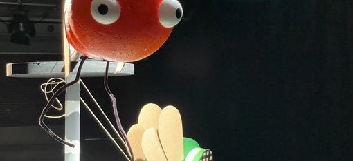 Auf dem Foto sind Spielskulpturen zu sehen.