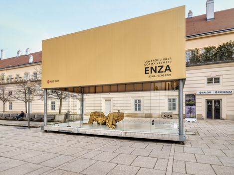 MQ Art Box in MuseumsQuartier Vienna featuring the installation “ENZA” by Lea Fröhlinger and Cosma Kremser, visible through the glass façade.