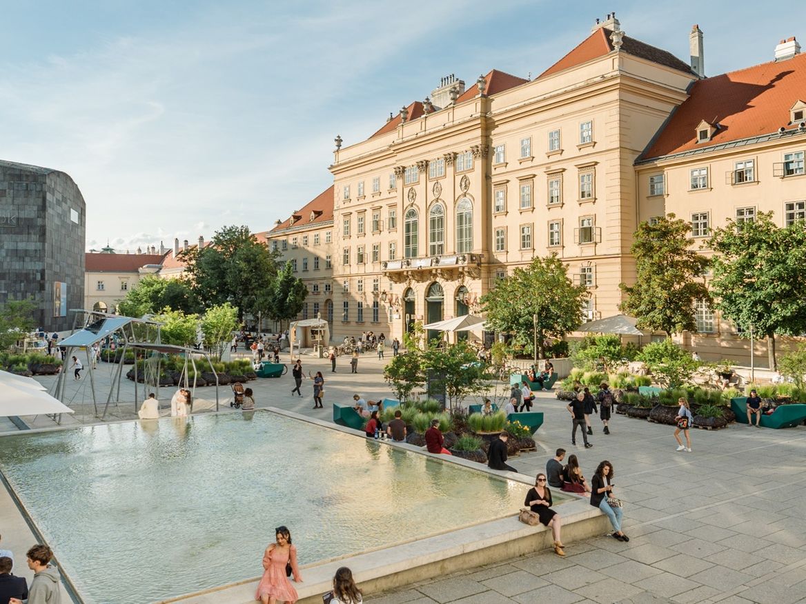 Overview tour - MuseumsQuartier Wien