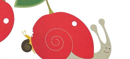 Das Bild zeigt einen Ausschnitt des Buchcovers Raymond reve - Raymond träumt. Zu sehen ist eine große Schnecke mit rotem Schneckenhaus. An einer Seite des Schneckenhauses klettert eine kleine Schnecke mit braunem Schneckenhaus empor. Es sieht so aus, als würde die kleine Schnecke das Schneckenhaus der großen Schnecke anknabbern.
