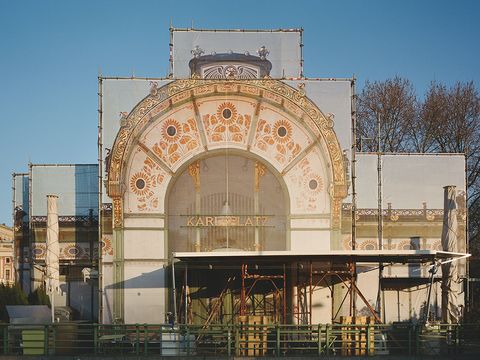 Der Otto Wagner Pavillion am Karlsplatz ist als Baustelle zu sehen.
