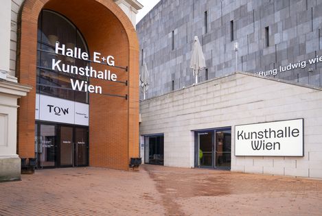 Entrance to Kunsthalle Wien